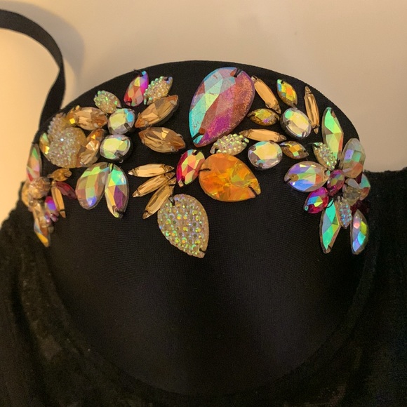 (3 for $100) NWOT Gorgeous Jeweled Bustier 💎🌼🖤 - Picture 11 of 11